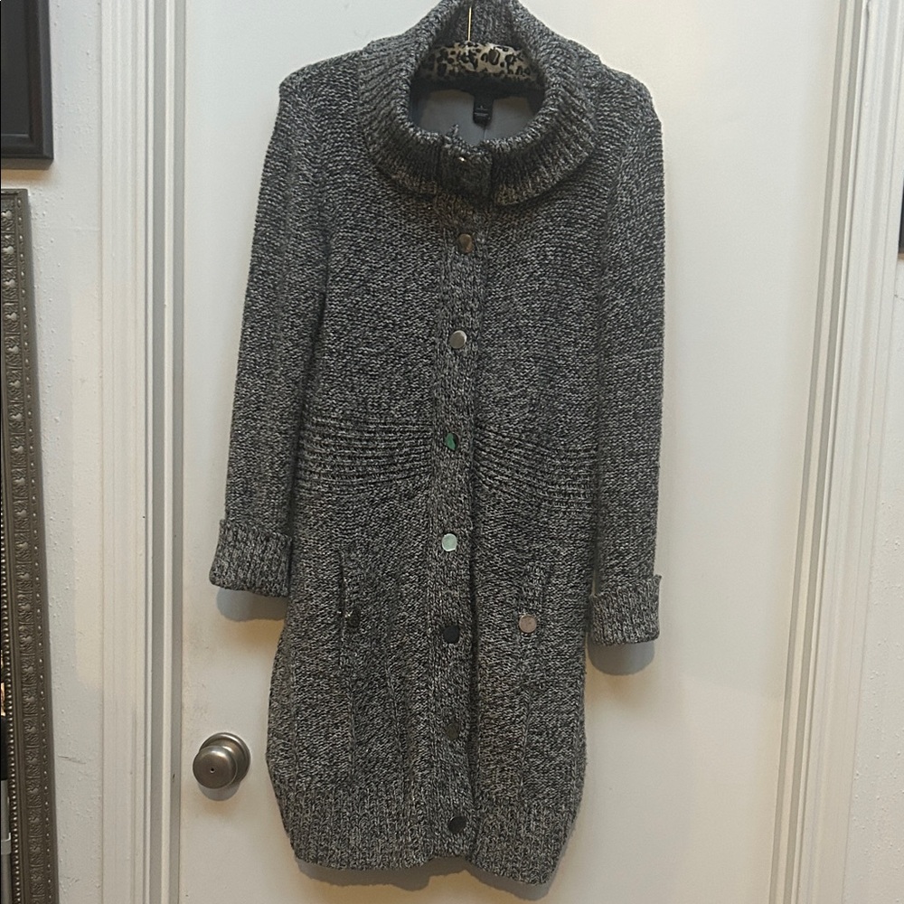 White House Black Market Gray Knit Cardigan Sz L women’s Snap Closure